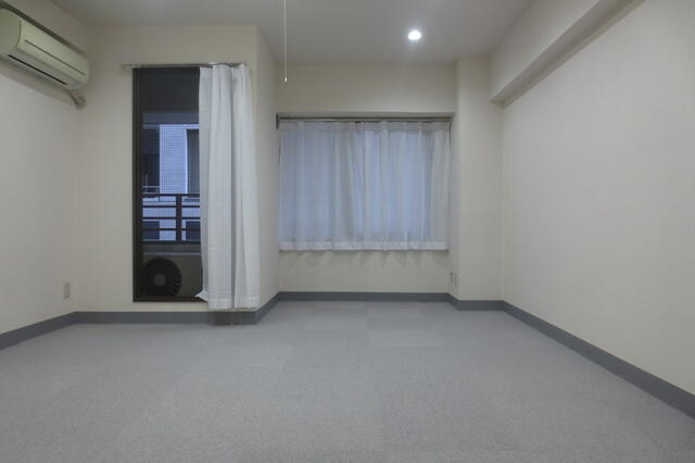 リビング以外の居室／リフォーム前の室内