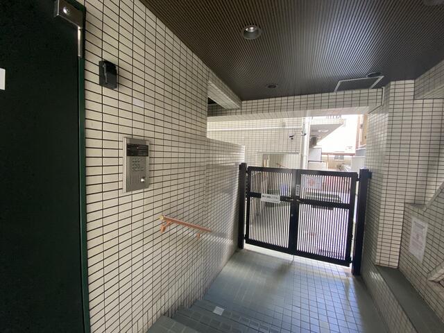 共用部エントランス／安心のオートロック