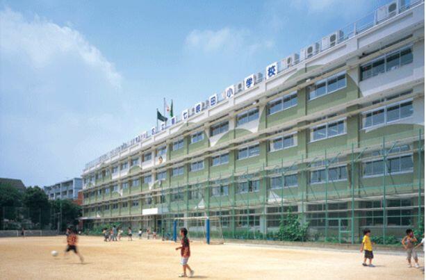 荒川区立第七峡田小学校 (118m)