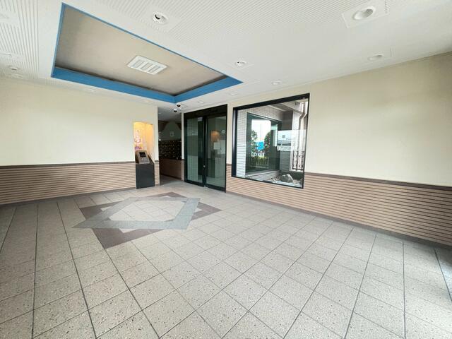 共用部エントランス／エントランスはまさに「住まいの顔」