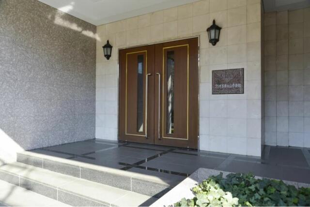 共用部エントランス／エントランスはまさに「住まいの顔」