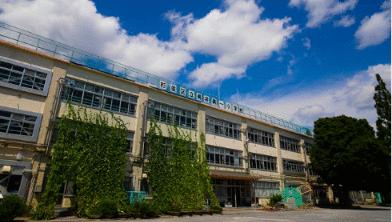 杉並区立桃井第一小学校 (277m)