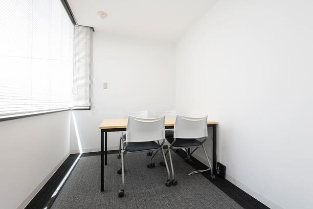 その他設備／２階会議室ブース（４人用）／撮影日2025-07-17