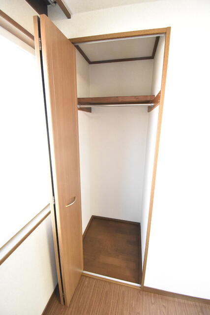 収納／★ハンガーポール付のクローゼット★