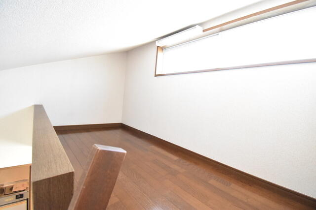 リビング以外の居室／★ロフトスペースにも窓あり★