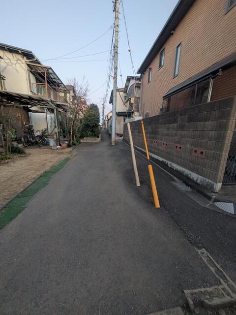 前面道路 (10m)
