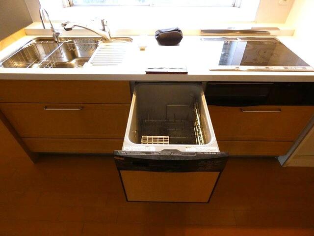 キッチン／食器洗い洗浄機もついています！シンクには浄水器も！！