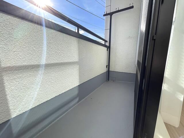 バルコニー／光と風を誘う窓やバルコニーが、快適な住空間を感じさせる