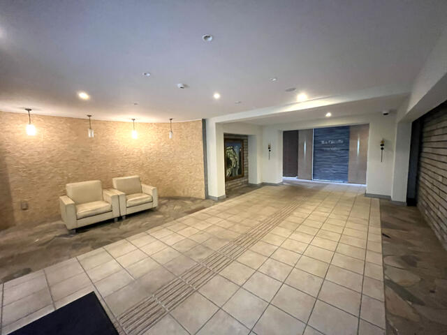 共用部エントランス／撮影日2025-11-01