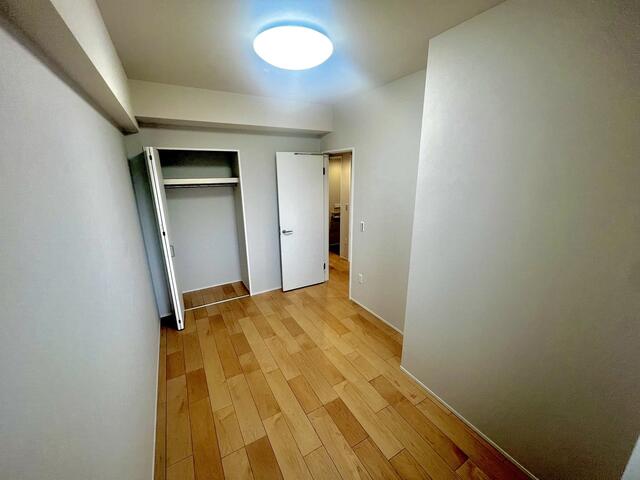 リビング以外の居室／居室２（収納あり）／撮影日2026-04-10