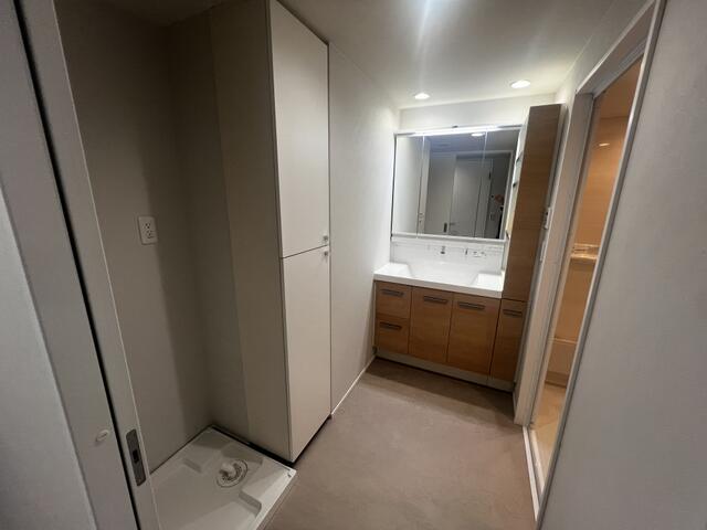 洗面台・洗面所／洗面化粧台（三面鏡付）新規交換／撮影日2026-04-10