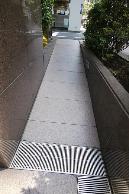 共用部（その他）／スロープあり入搬出便利、台車利用可！