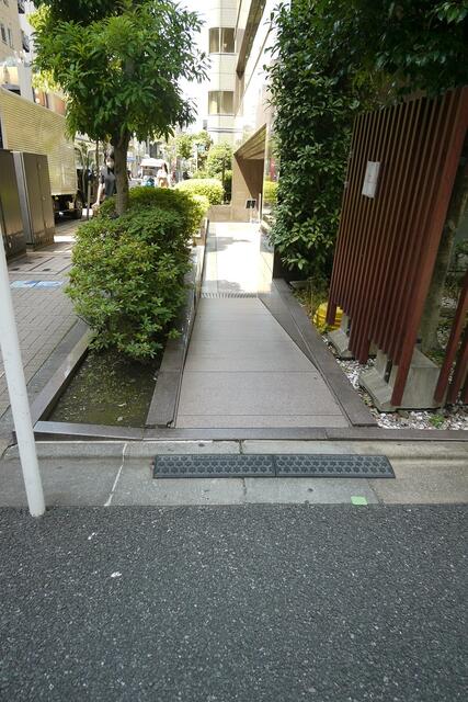 共用部（その他）／正面玄関スロープあり