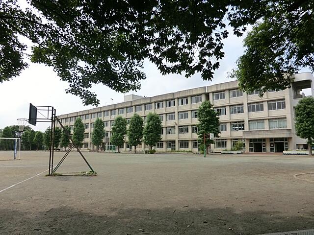 多摩市立聖ヶ丘小学校 (316m)