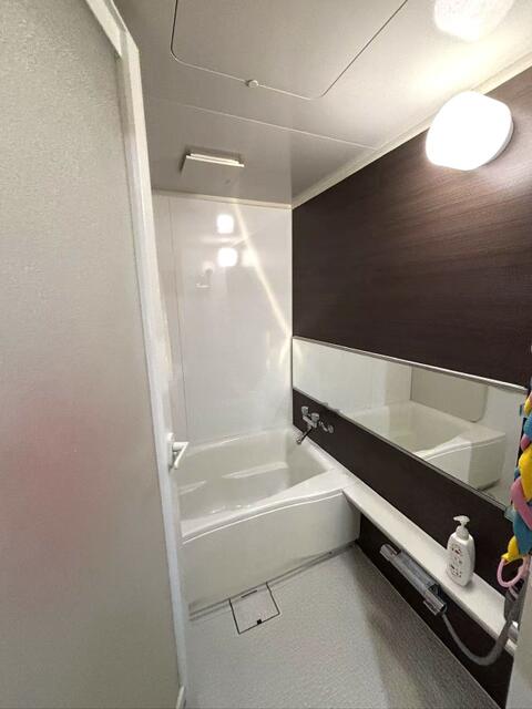 浴室／シックな空間で、心からくつろげる癒しのバスルーム。