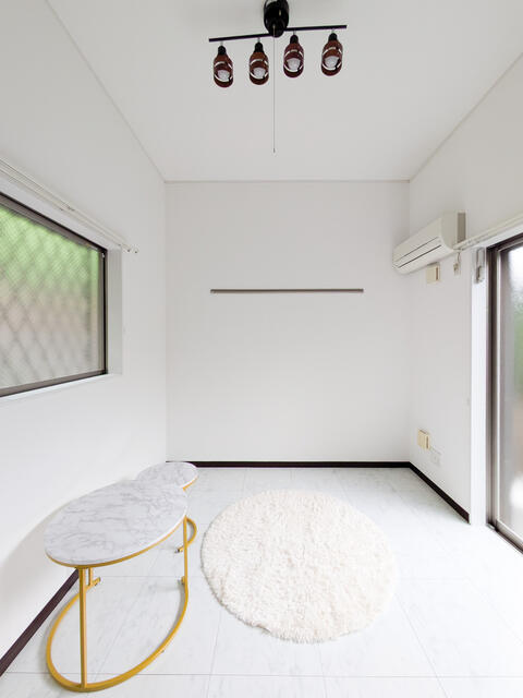 リビング以外の居室／１０２号室の写真引用　※備品はイメージです