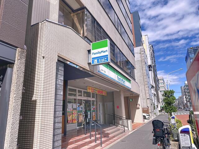 ファミリーマート台東１丁目店 (210m)