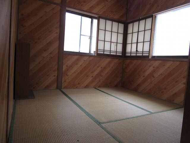 リビング以外の居室／２階和室です。