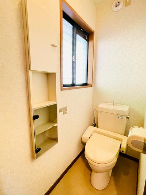 トイレ／トイレは１階と２階にあります！