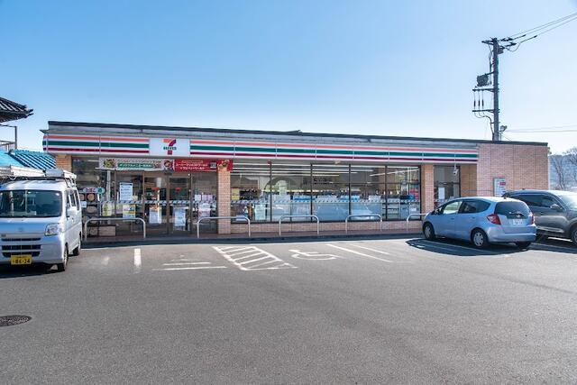 セブンイレブン武蔵五日市駅前店 (612m)