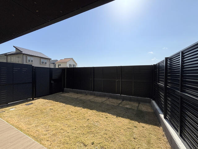 庭／専用庭付きでガーデニングや家庭菜園も楽しめます／撮影日2026-02-23