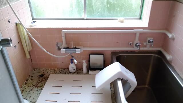 浴室／窓あります／撮影日2025-10-04