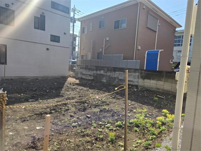 保育園、幼稚園が共に徒歩８分圏内にあり、小さなお子さまがいら