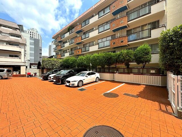 駐車場（＊空き状況はご確認ください）