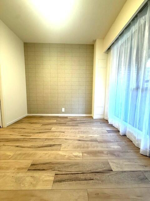 リビング以外の居室／洋室４．７帖