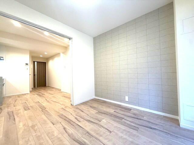 リビング／洋室４．７帖とＬＤＫ