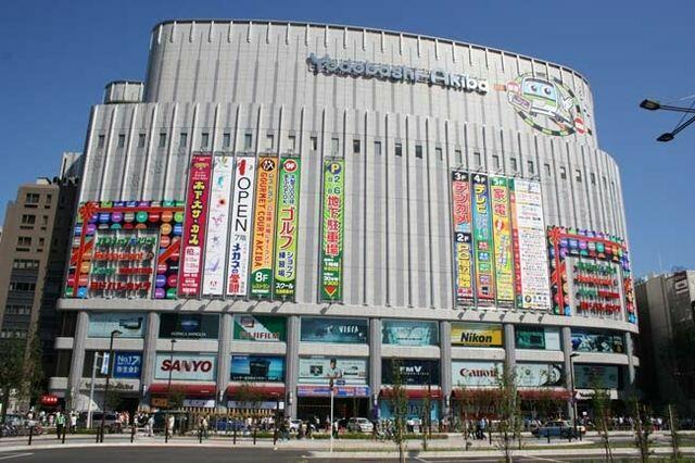 ヨドバシAkiba (880m)