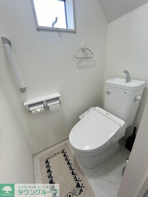 トイレ／温水洗浄便座付き1Fのトイレです。