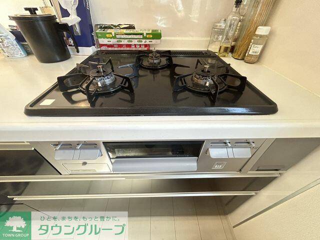 キッチン／お料理が楽しくなるガス3口グリル付きコンロです♪