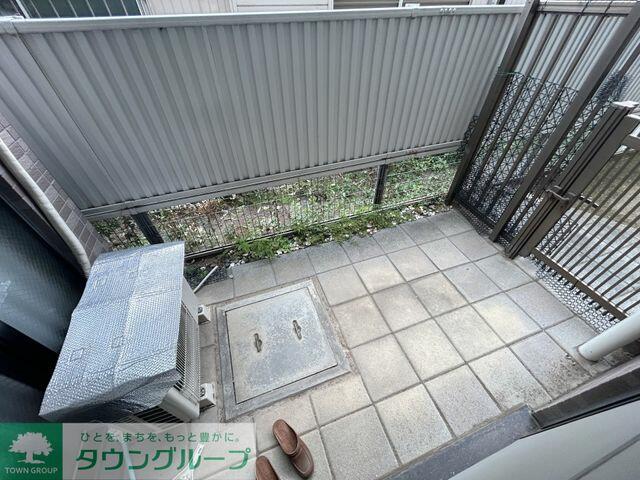 バルコニー／テラススペースは広々しております。