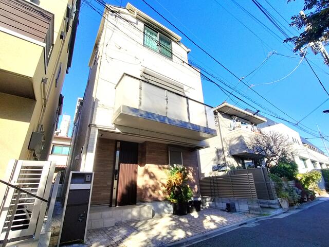 現地（外観）／制振装置により地震に強い住宅です