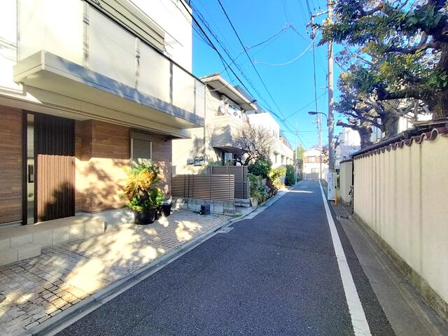 現地（外観）／第一種低層住居専用地域で閑静な住宅街です