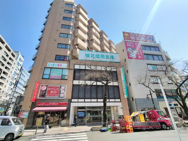 城北信用金庫　日暮里駅前支店 (140m)