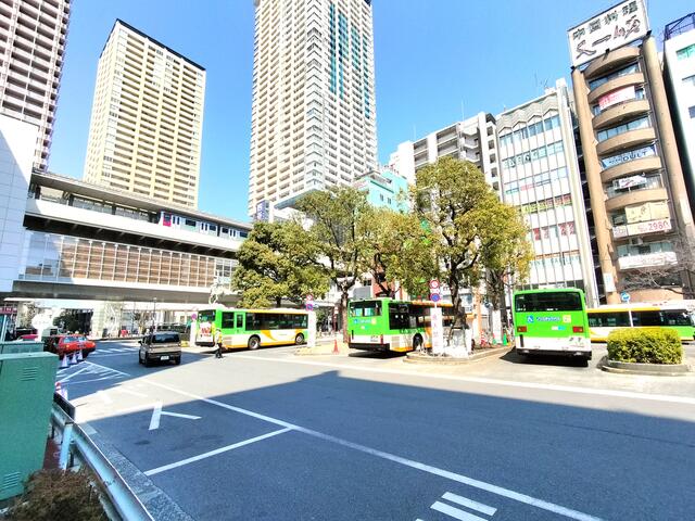 日暮里駅ロータリー (200m)