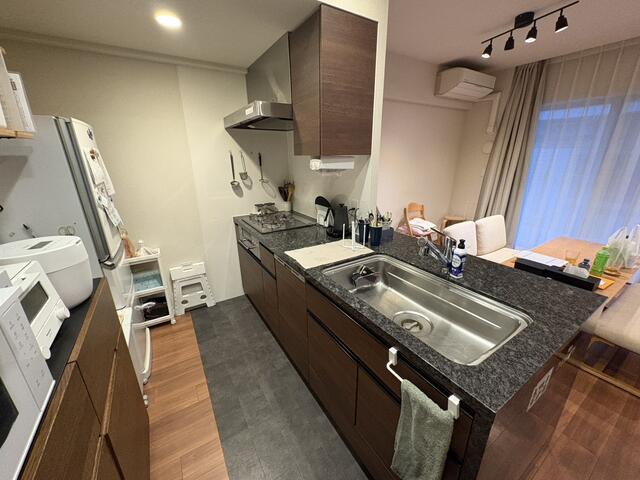 キッチン／収納力と機能性に優れたシステムキッチン。ディスポーザーや浄水