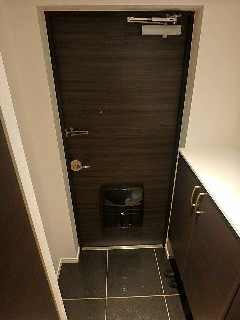 玄関／２０２０年８月撮影