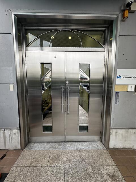 １階入り口はセコムセキュリティーシステム設置