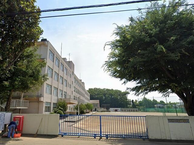 大和市立上和田中学校 (1,516m)