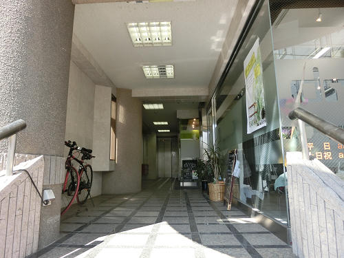 共用部エントランス／エントランス正面