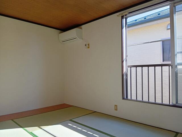 リビング以外の居室／キレイで明るい室内