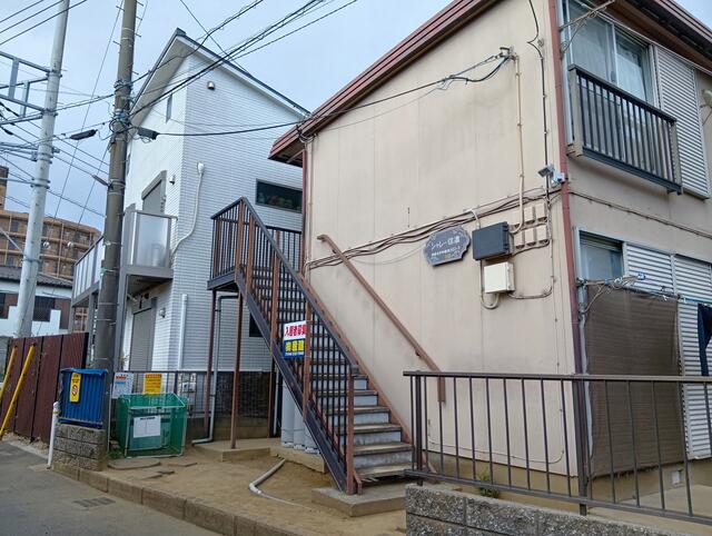 現地（外観）／敷地内にゴミ捨て場あり