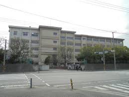神奈川県立市ケ尾高校 (225m)
