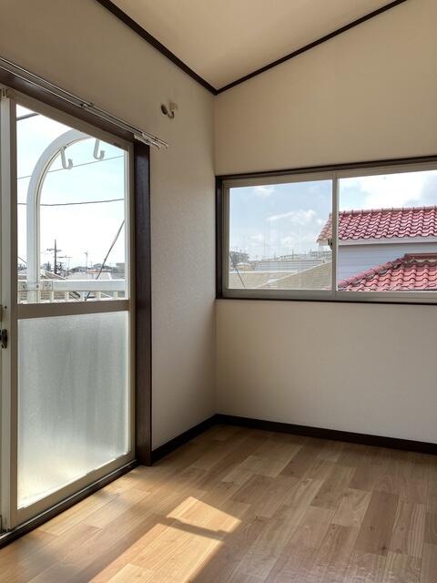 リビング以外の居室／明るく開放感あふれるお部屋です♪