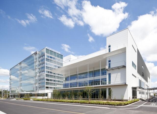 日立製作所　横浜事業所 (560m)