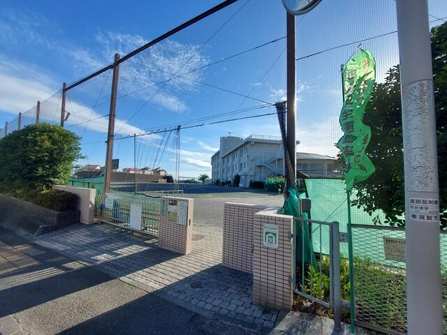 横須賀市立野比東小学校 (2,368m)
