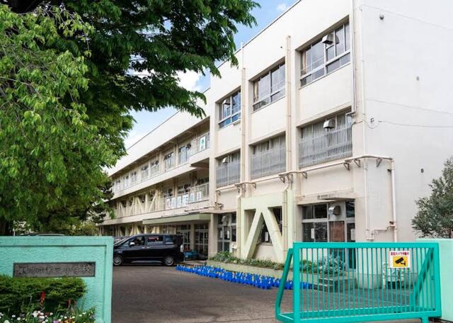 調布市立第三小学校 (900m)